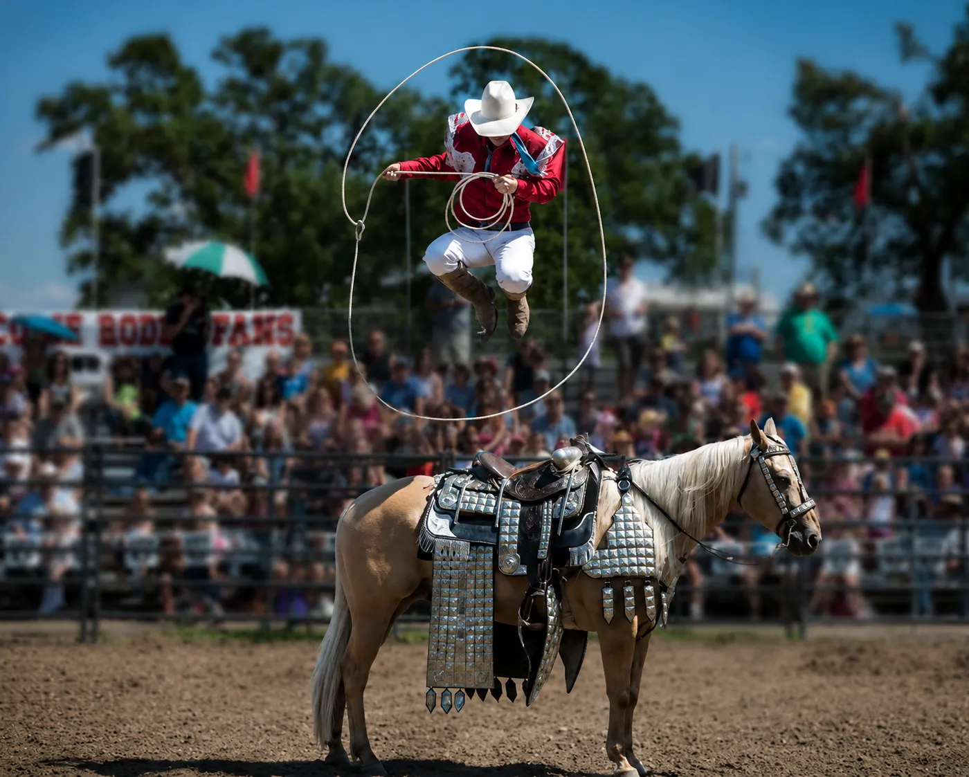 Trick roper performing at the PRCA rodeo